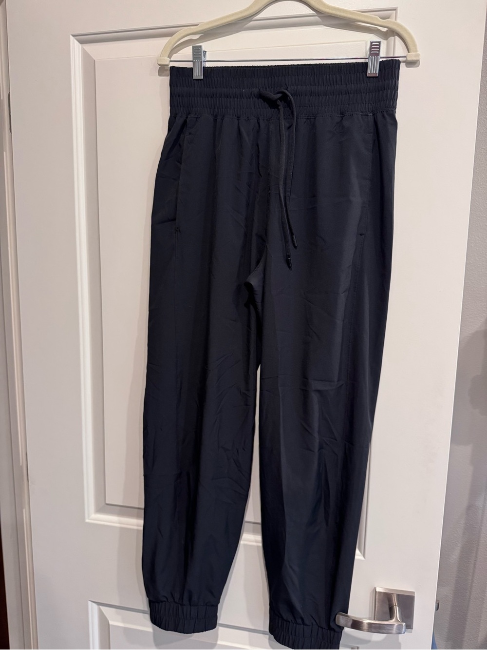 Women’s Black Elastic-Waist Jogger Pants